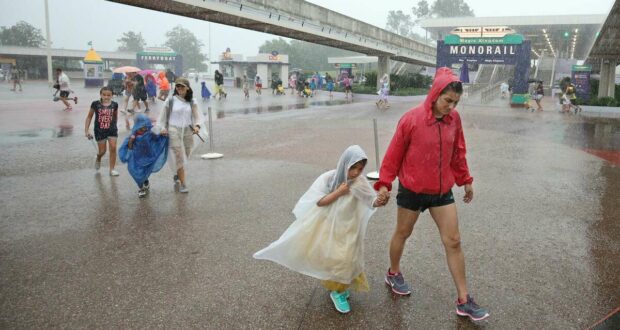 disney world hurricane helene tracker